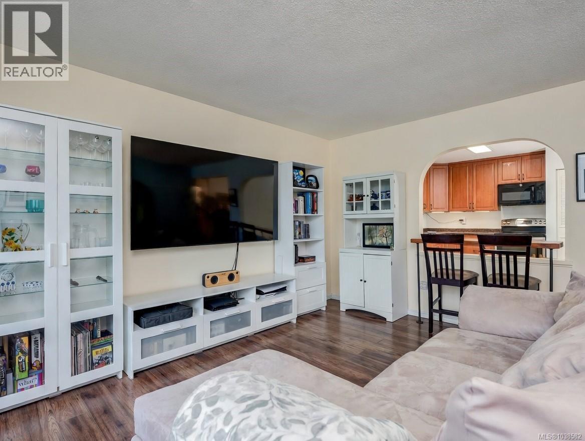 #302 1005 McKenzie Ave - 6