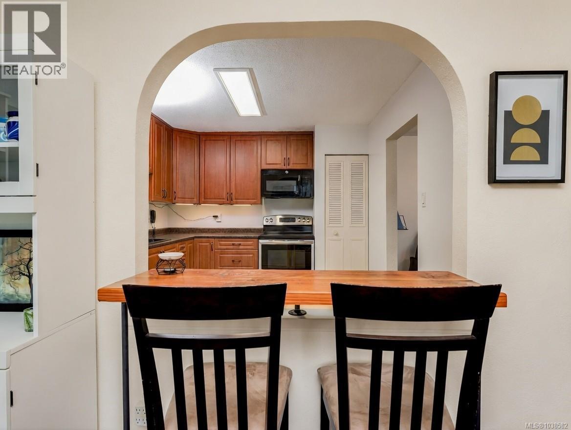 #302 1005 McKenzie Ave - 9