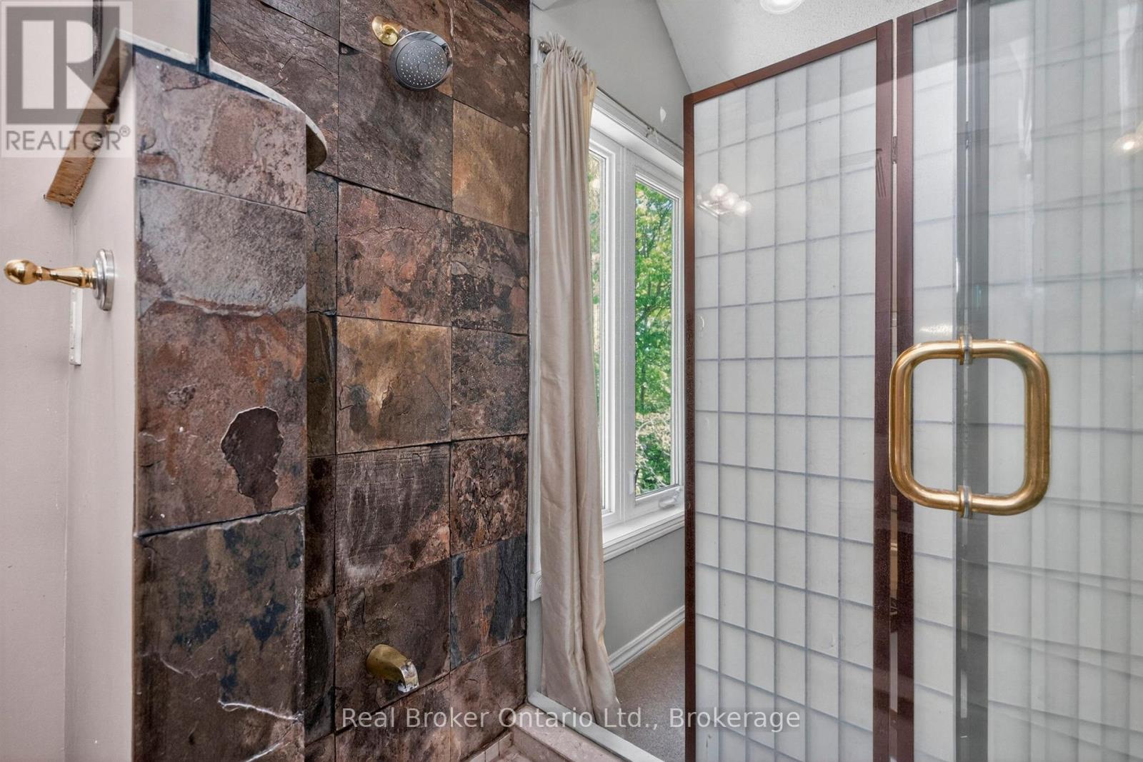 486 FOREST HILL COURT - 24