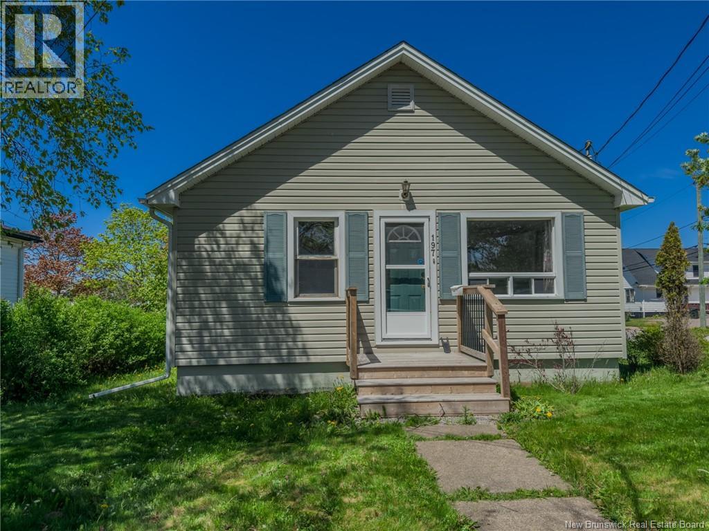 197 Montreal Avenue - Image 2