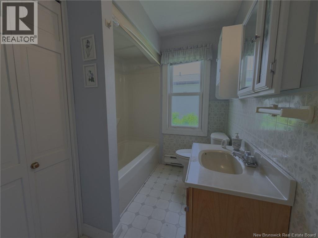 197 Montreal Avenue - 27