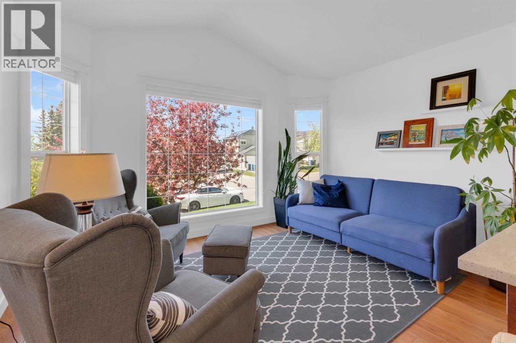 131 Country Hills Way NW - Image 2