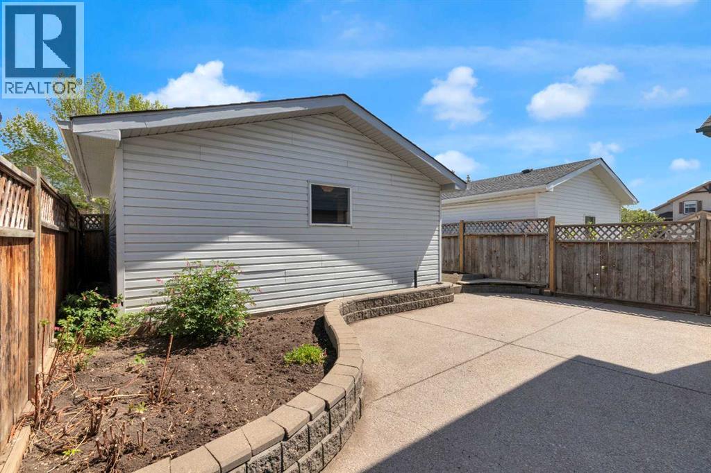 131 Country Hills Way NW - 25