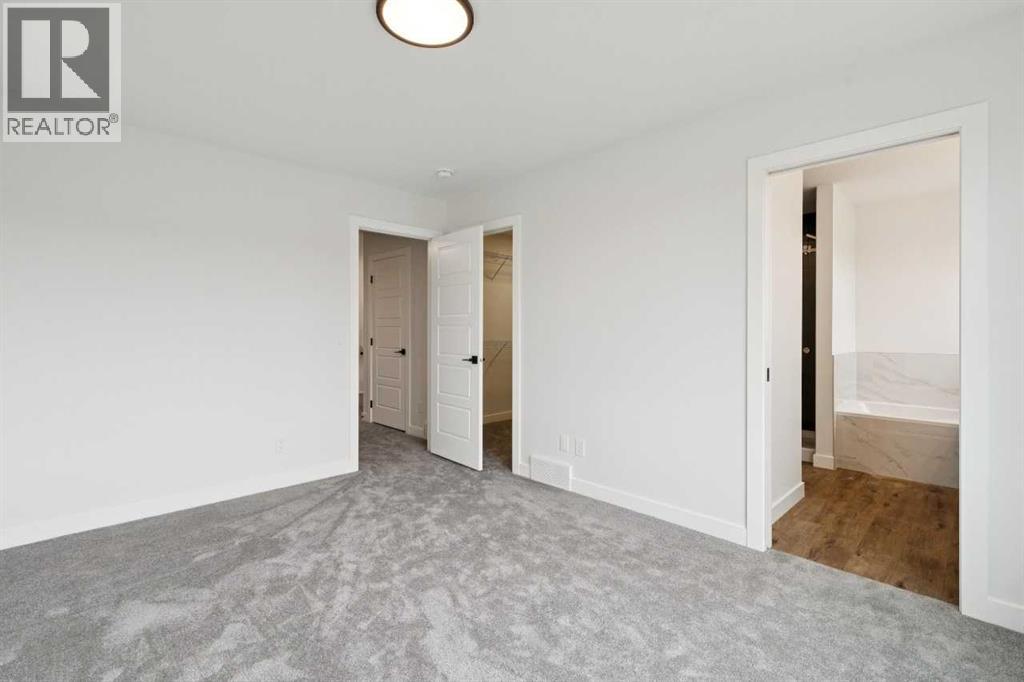 48 Southborough Common — photo 28