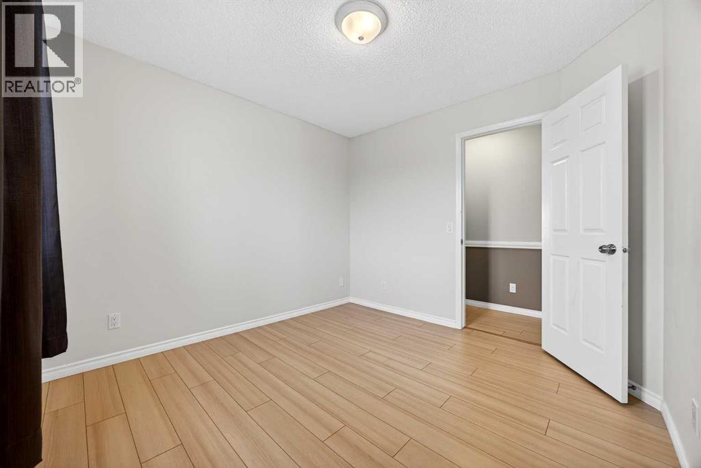 378 Panamount Drive NW - 30