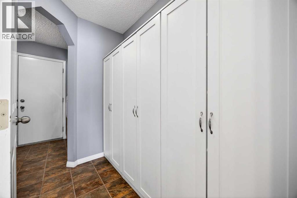 378 Panamount Drive NW - 16