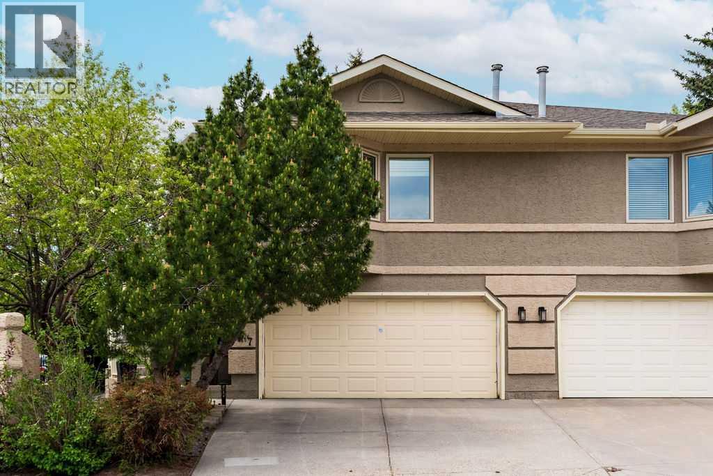 147 Silver Creek Mews NW - Image 2