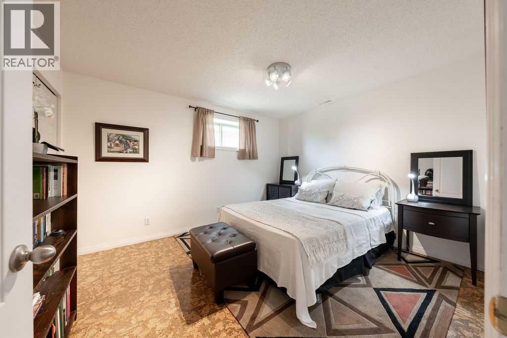 147 Silver Creek Mews NW - 37