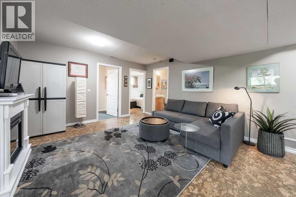 147 Silver Creek Mews NW - 33
