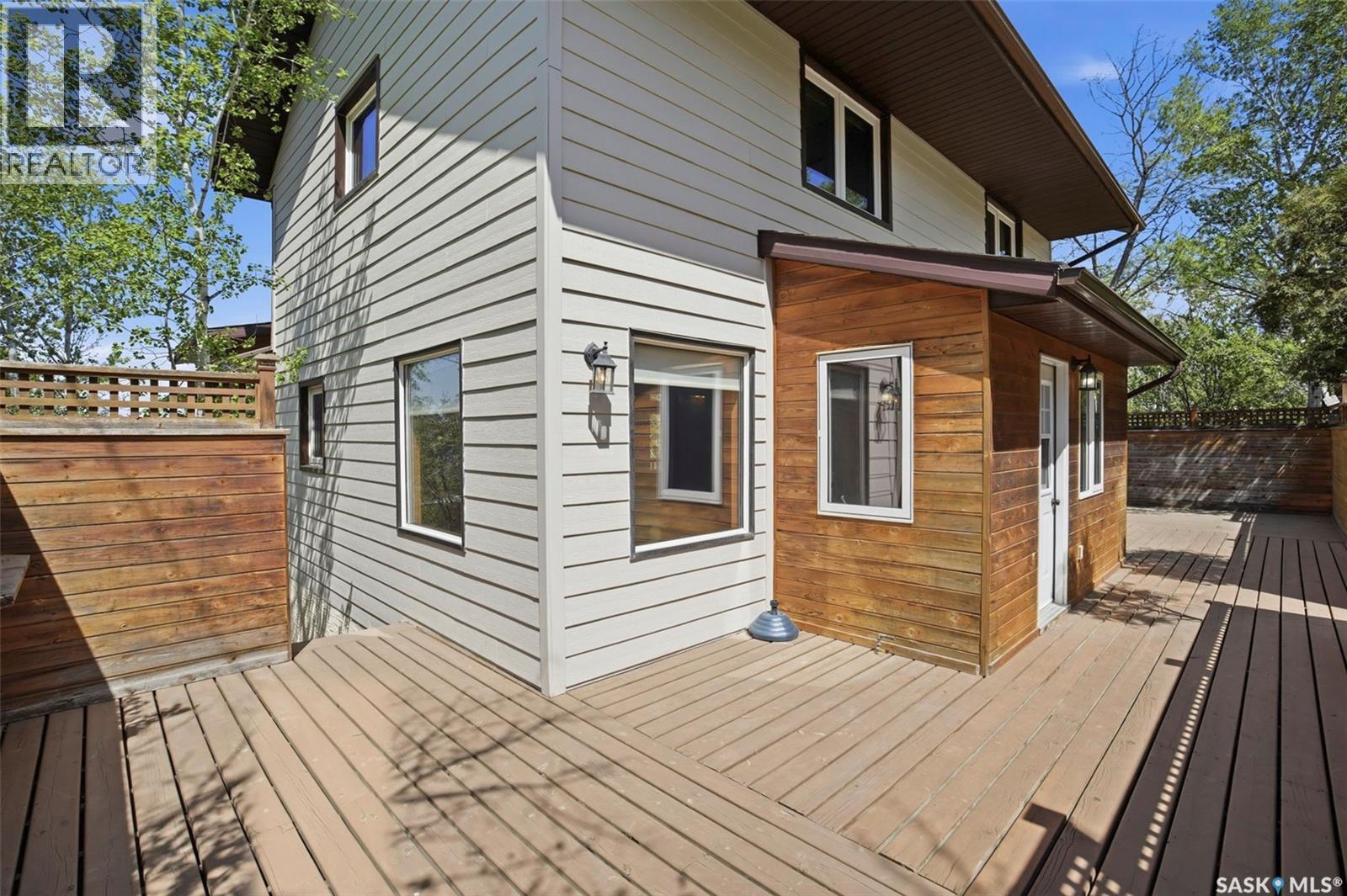 818 Pukwana DRIVE - 34