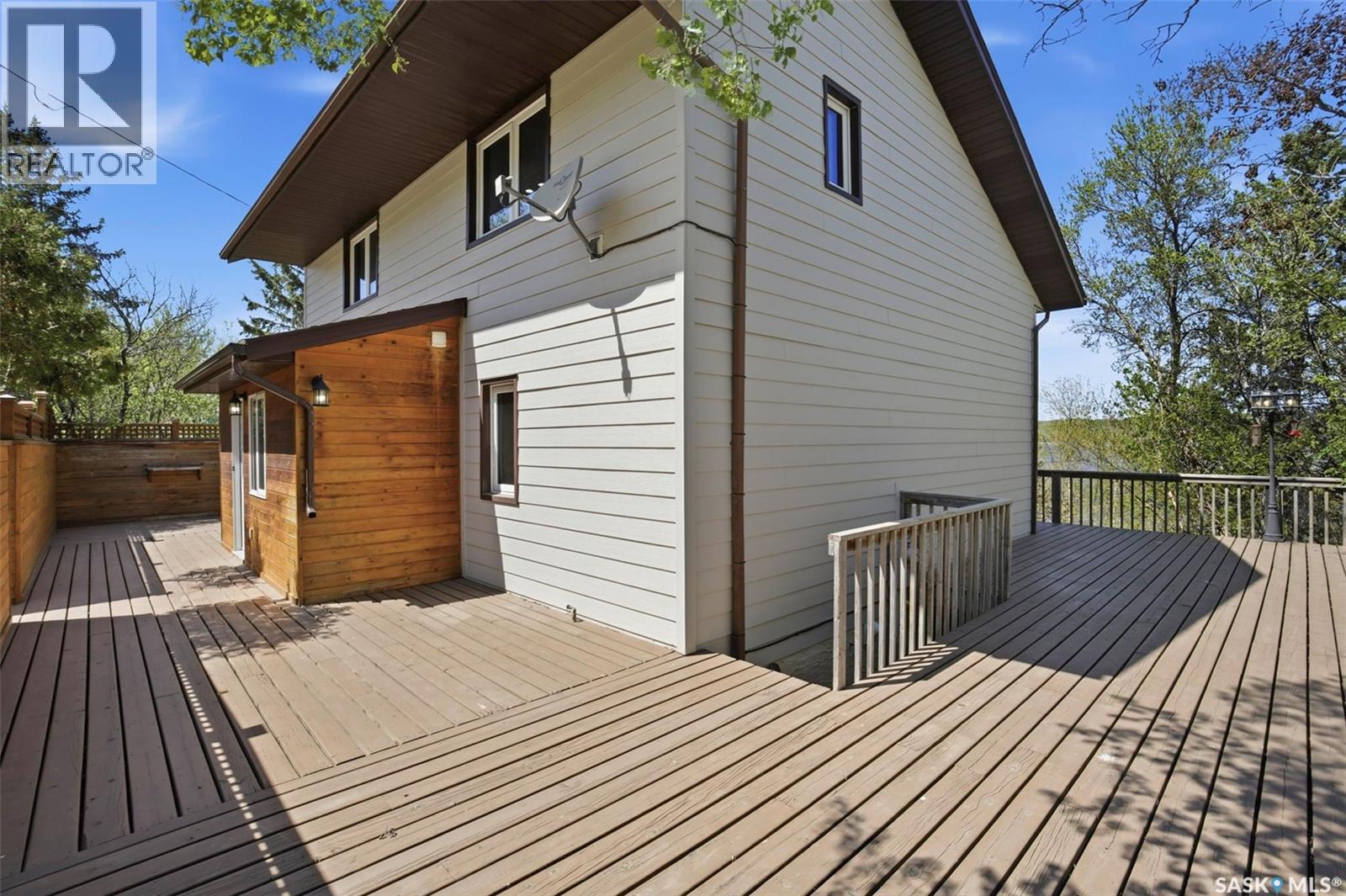818 Pukwana DRIVE - 35