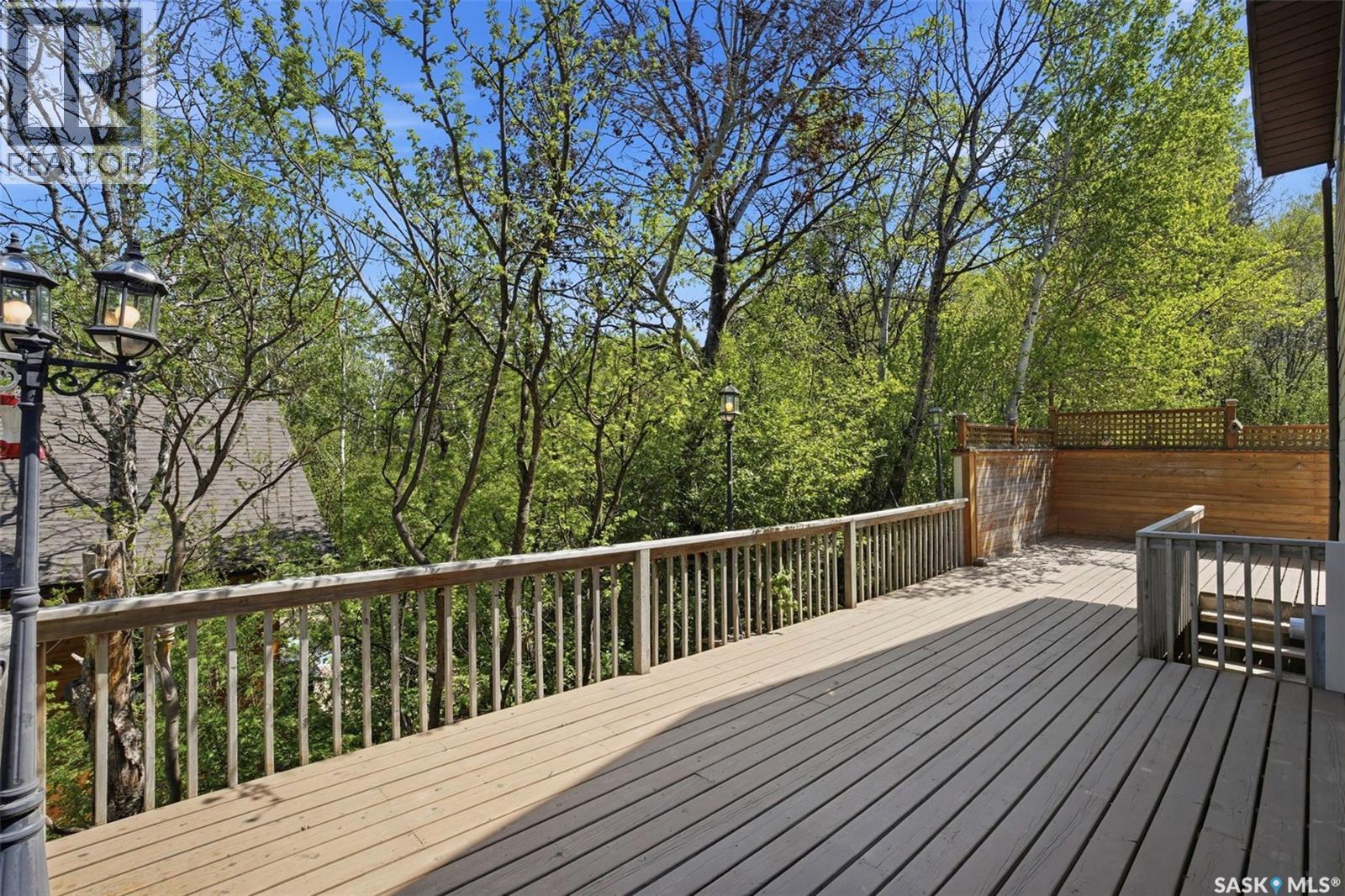 818 Pukwana DRIVE - 37