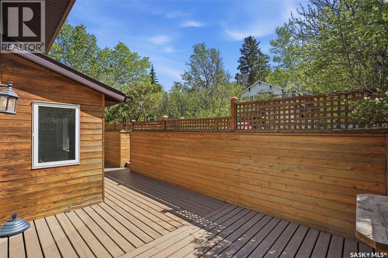 818 Pukwana DRIVE - 38