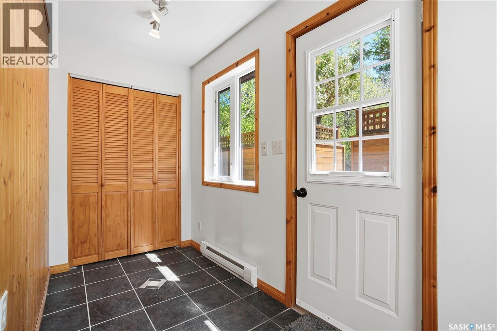 818 Pukwana DRIVE - 5