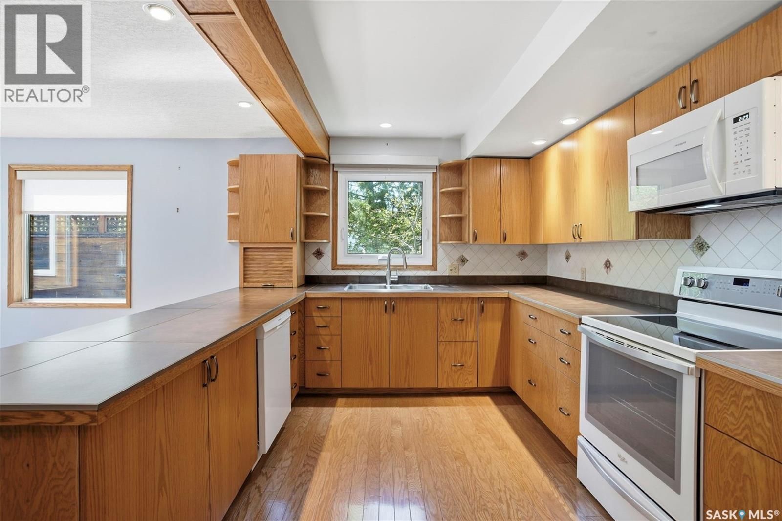 818 Pukwana DRIVE - 9