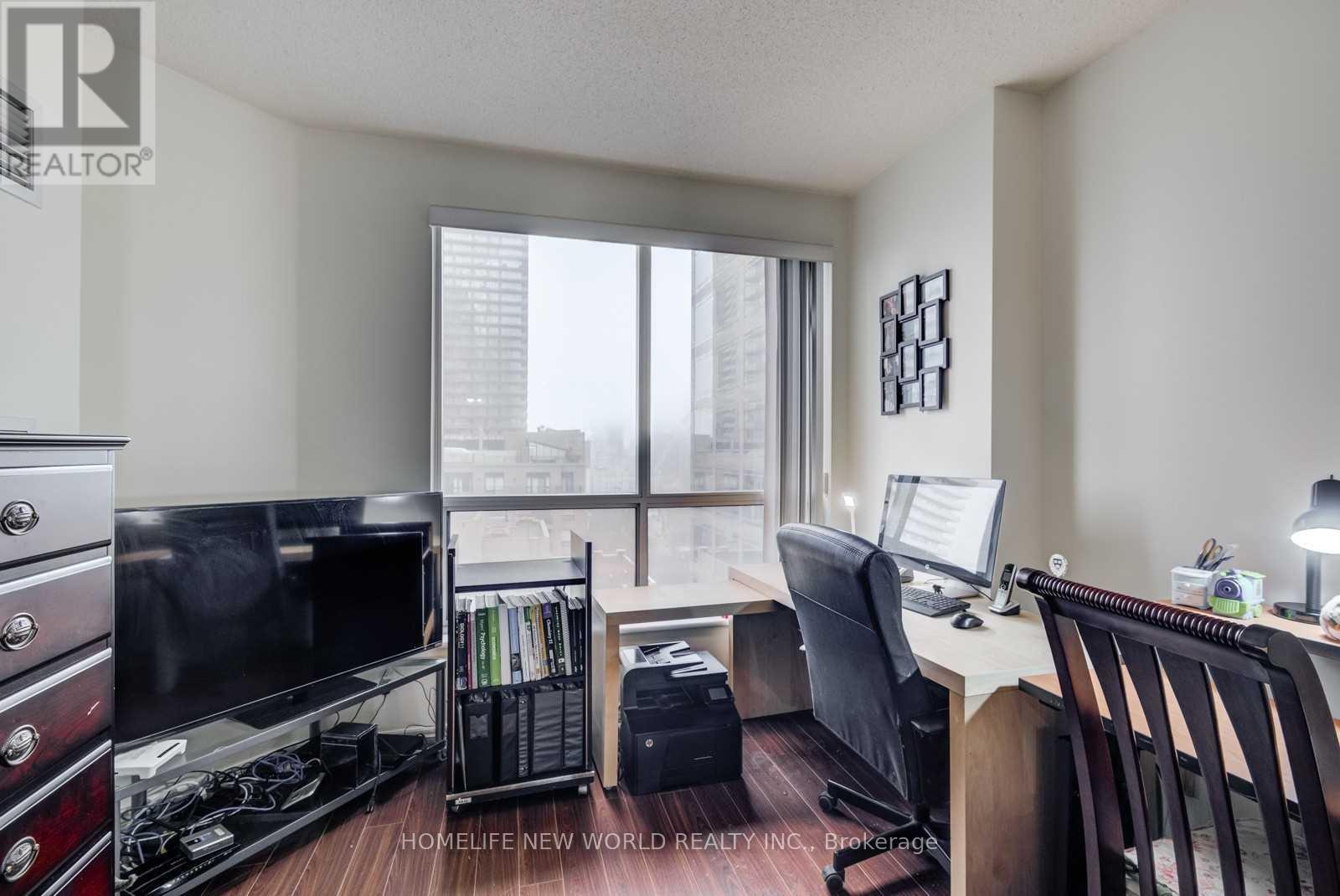 2001 - 55 BLOOR STREET E