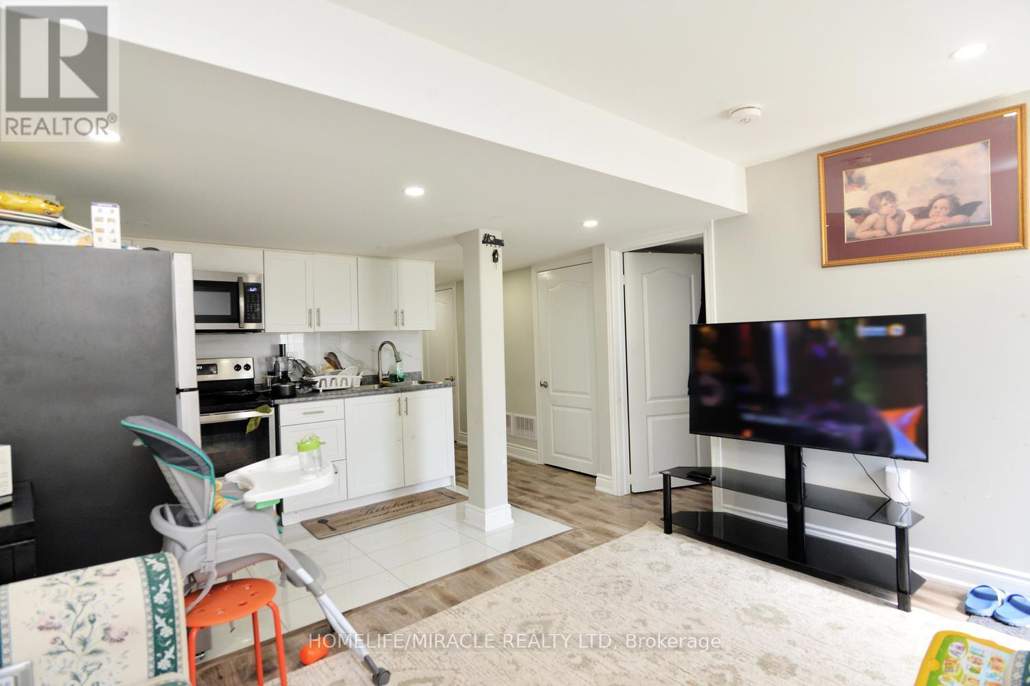 8 ROBERT PARKINSON DRIVE - 37