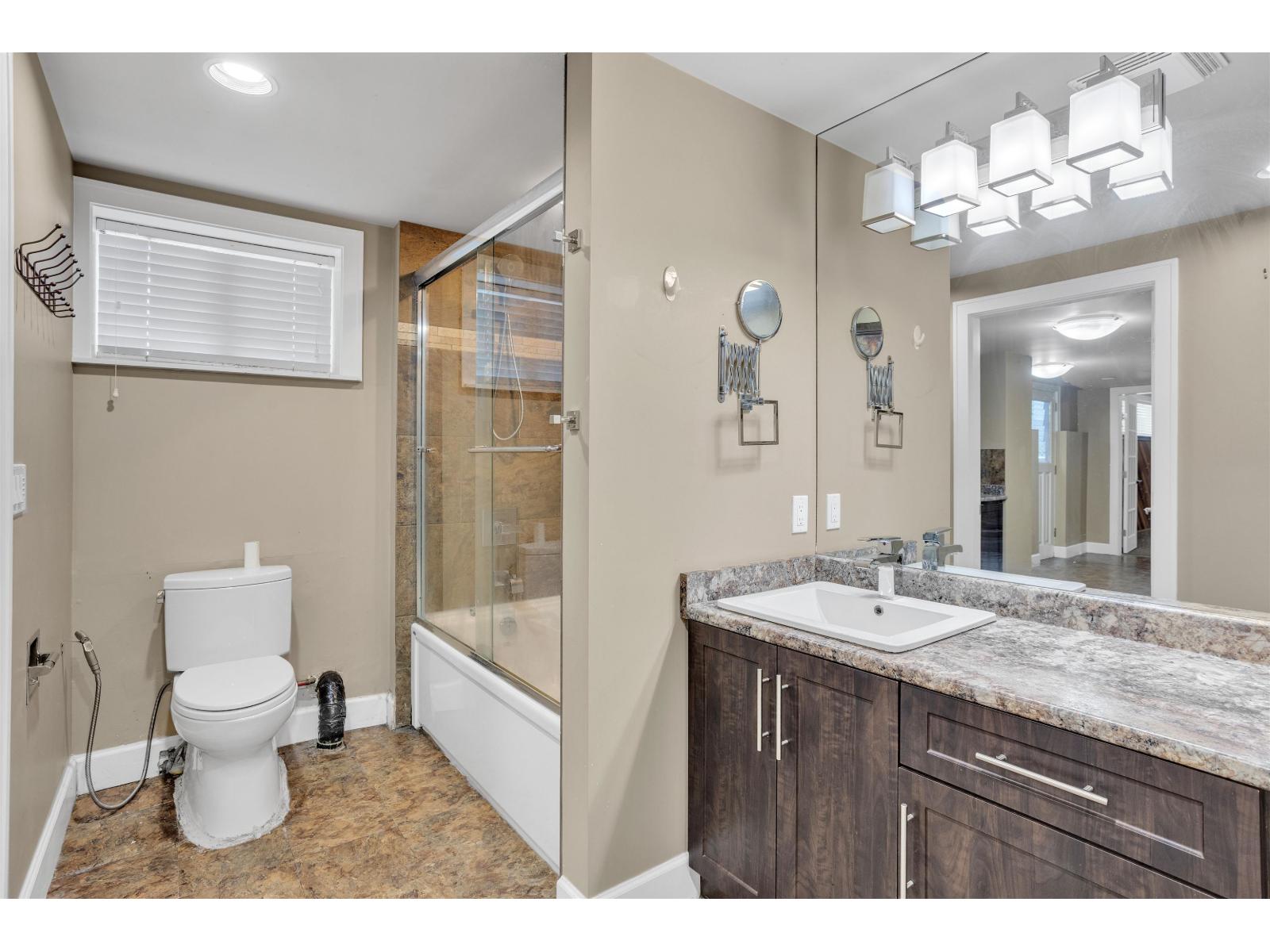 6 Bed, 3 Bath House for Sale in Surrey – 14682 111 AVENUE, Surrey - Image 5