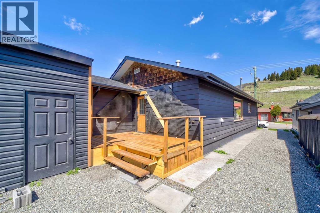 6726 17 Avenue - 8