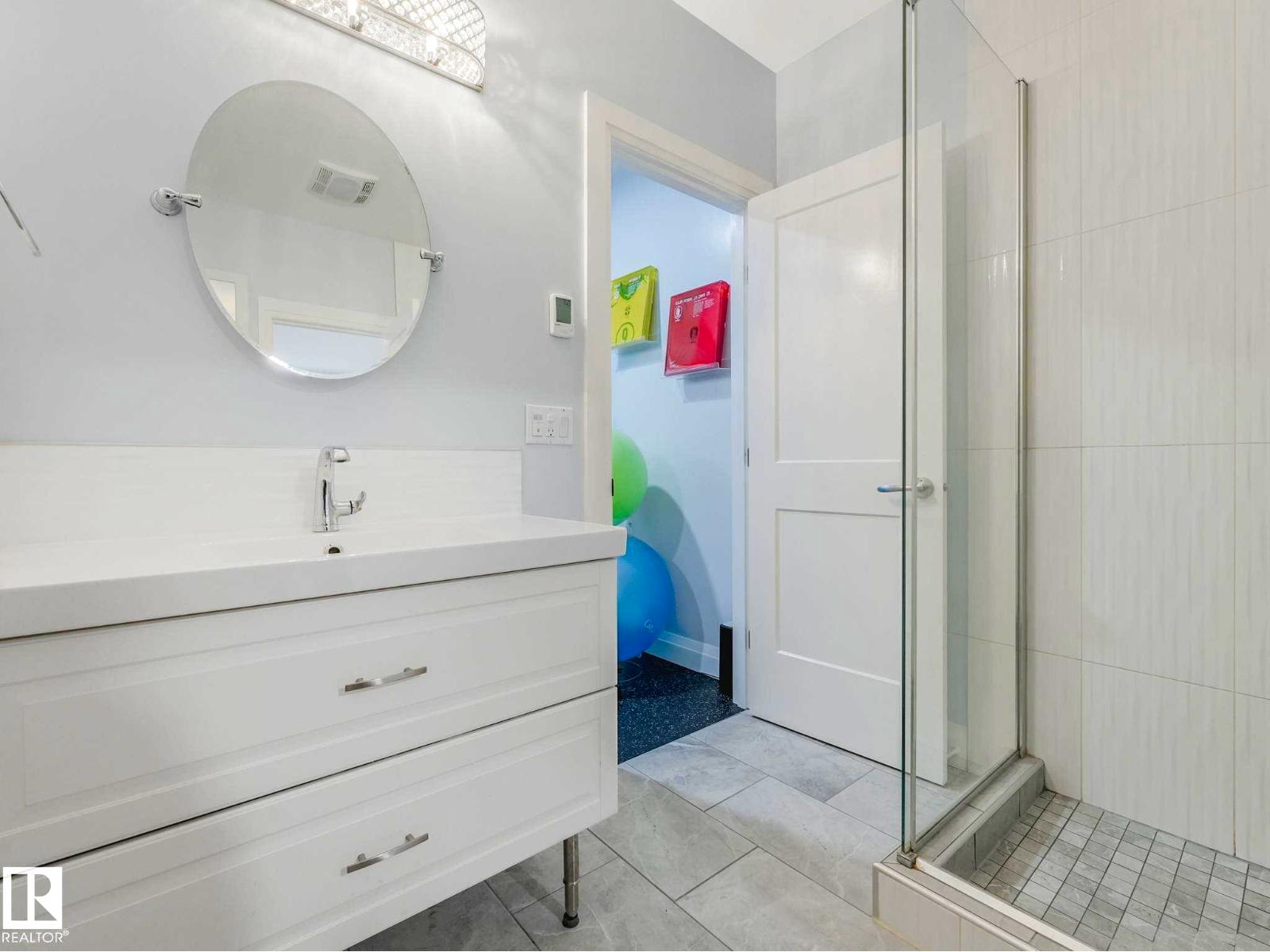 9330 83 ST NW - 52