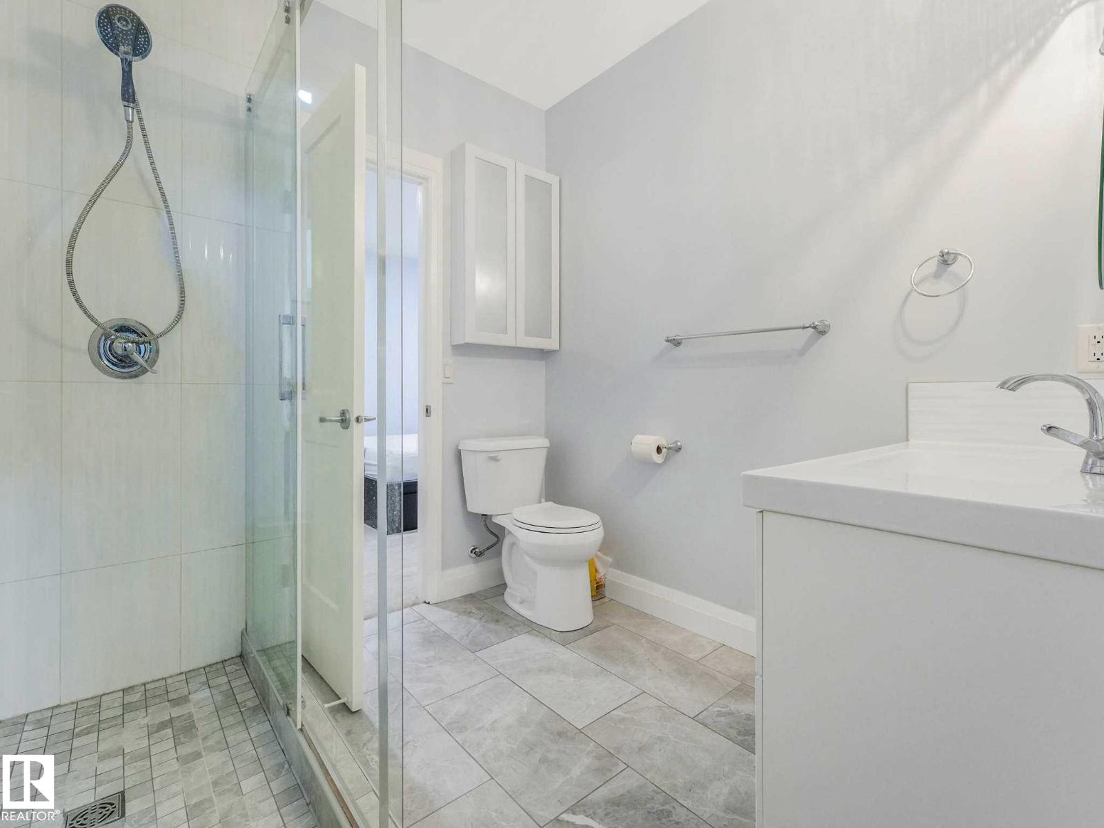9330 83 ST NW - 51