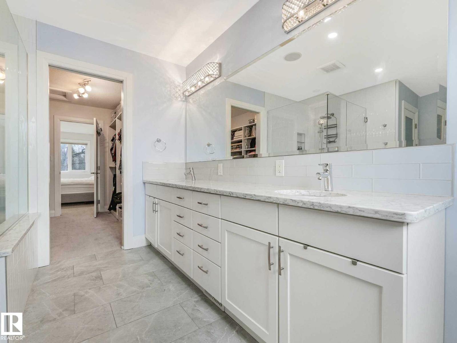 9330 83 ST NW - 35