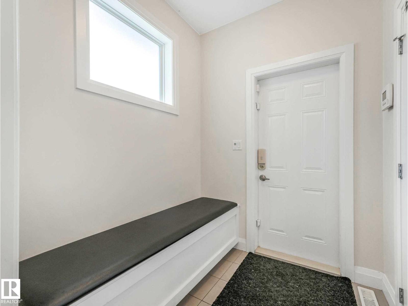 9330 83 ST NW - 18