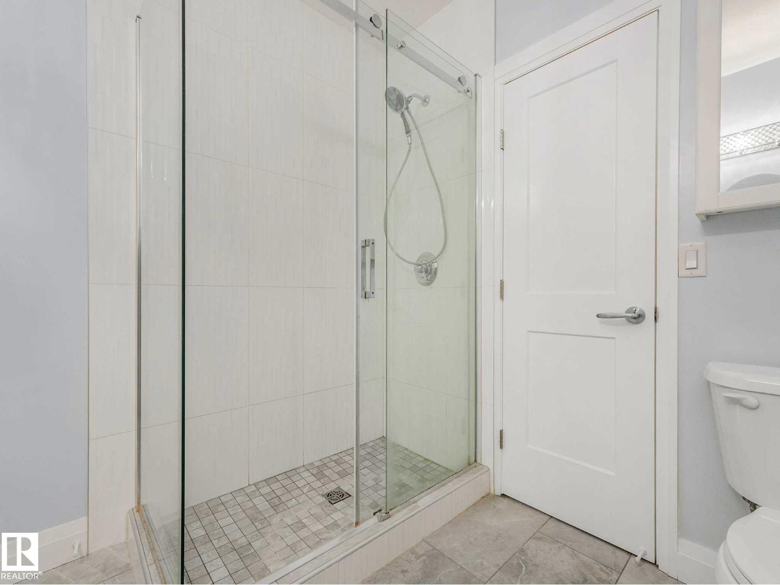 9330 83 ST NW - 53