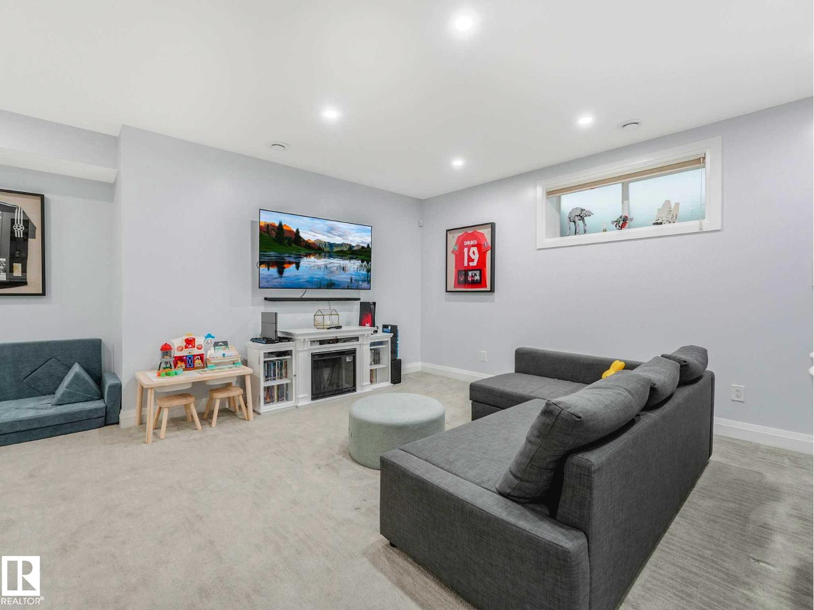 9330 83 ST NW - 46