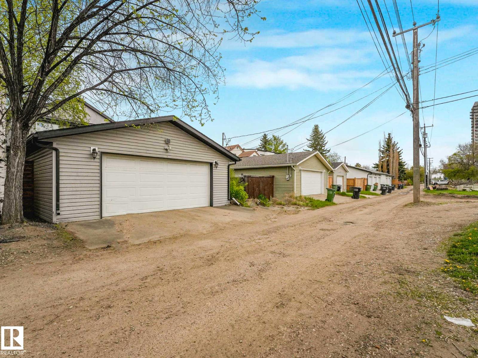 9330 83 ST NW - 66