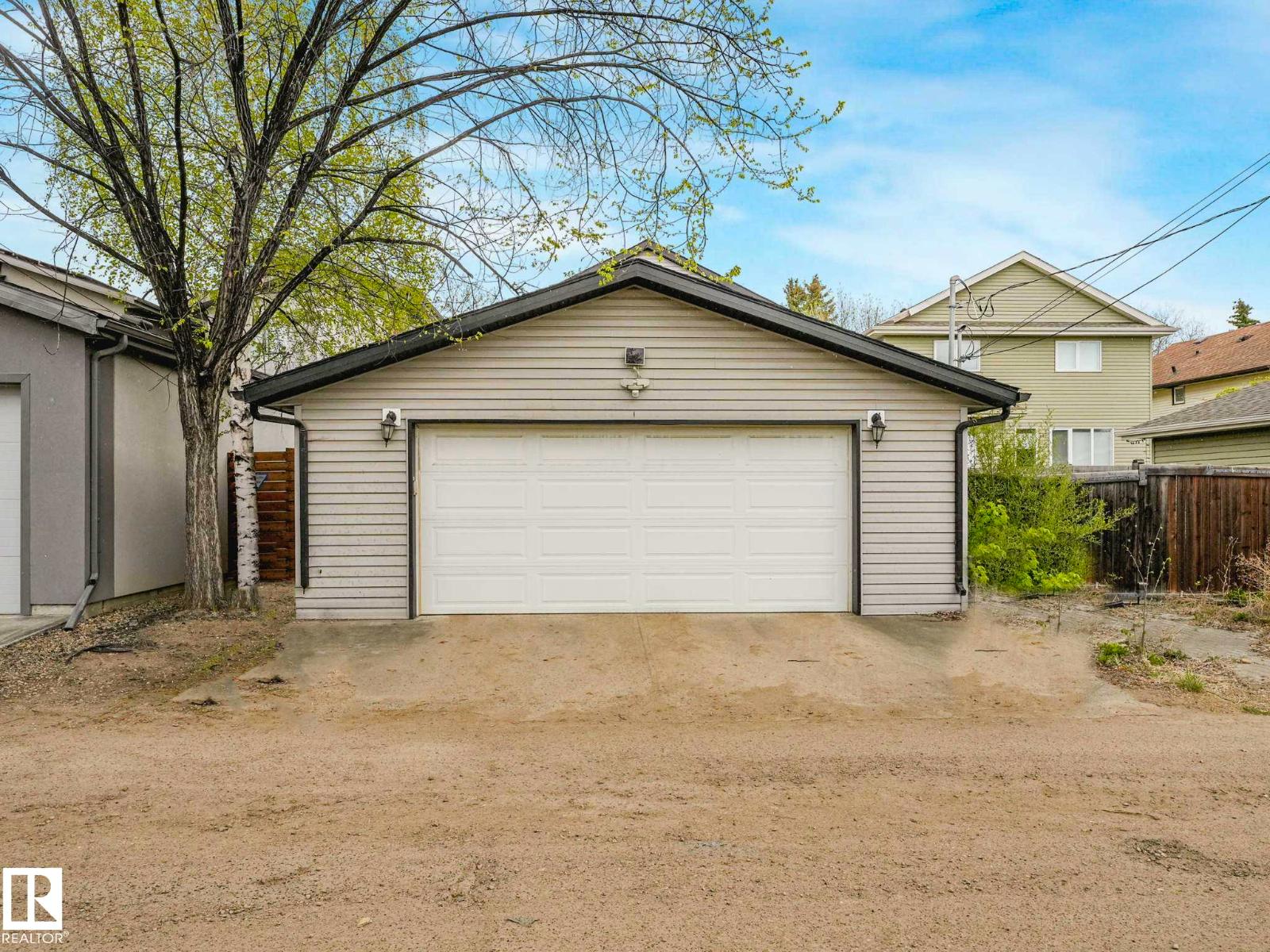 9330 83 ST NW - 65
