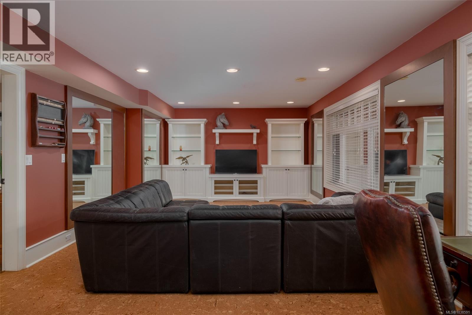 1920 Fisher Rd - 42