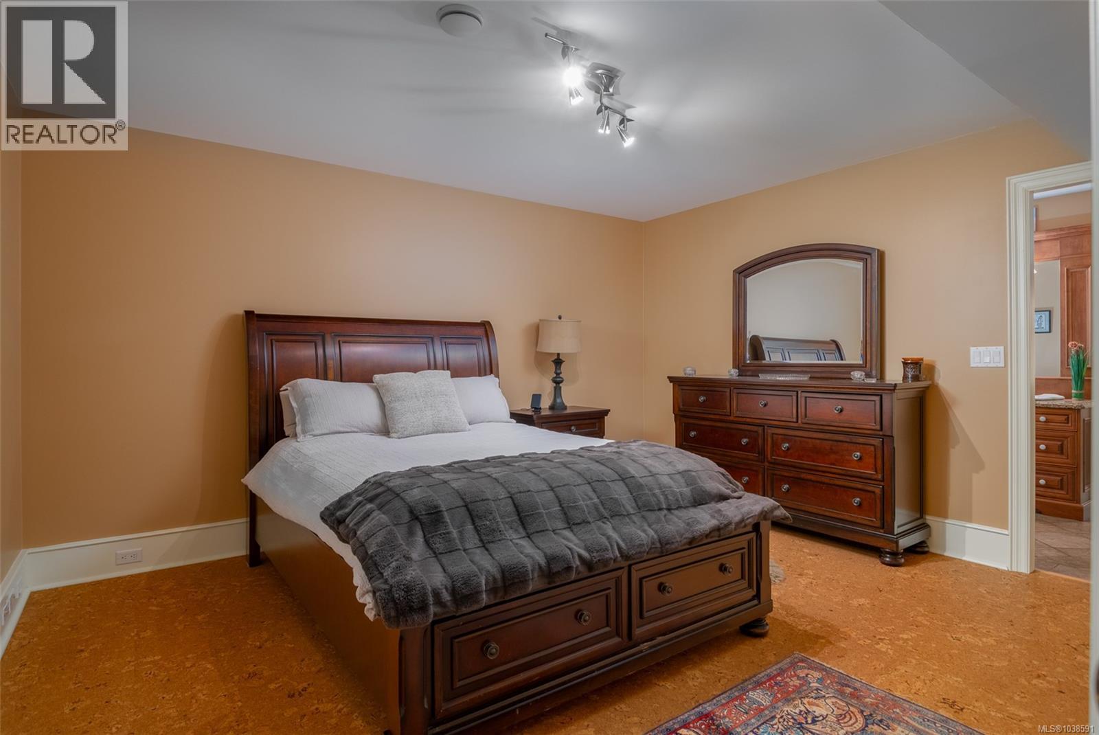 1920 Fisher Rd - 44