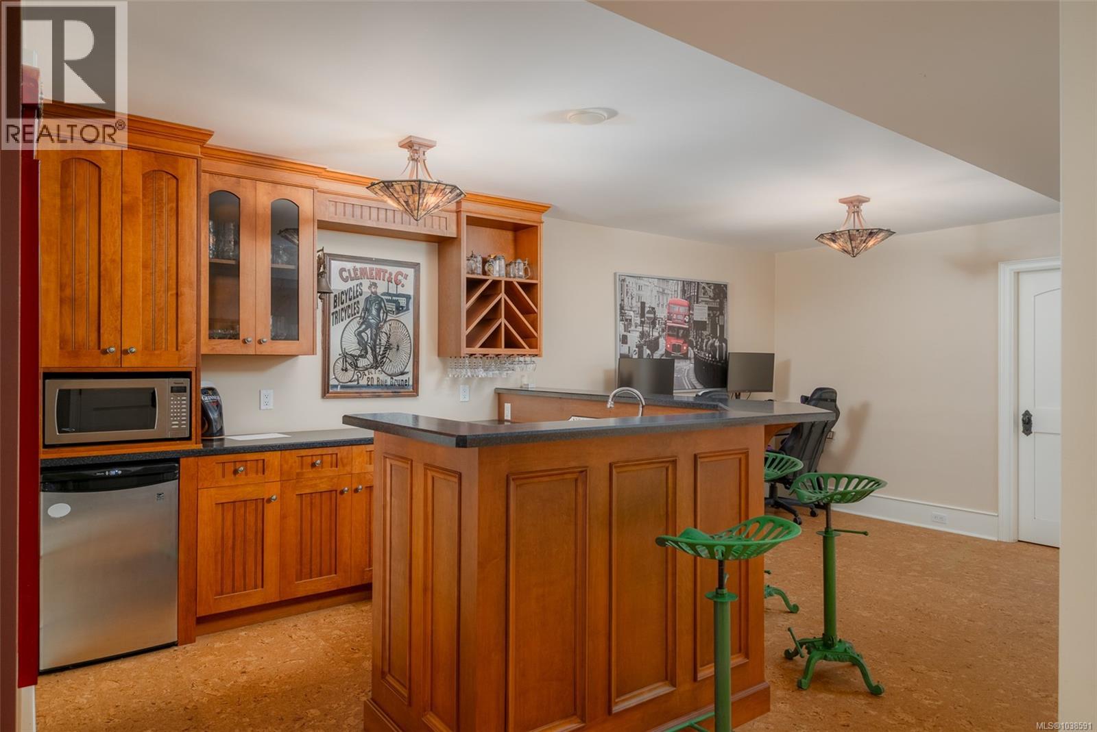 1920 Fisher Rd - 43