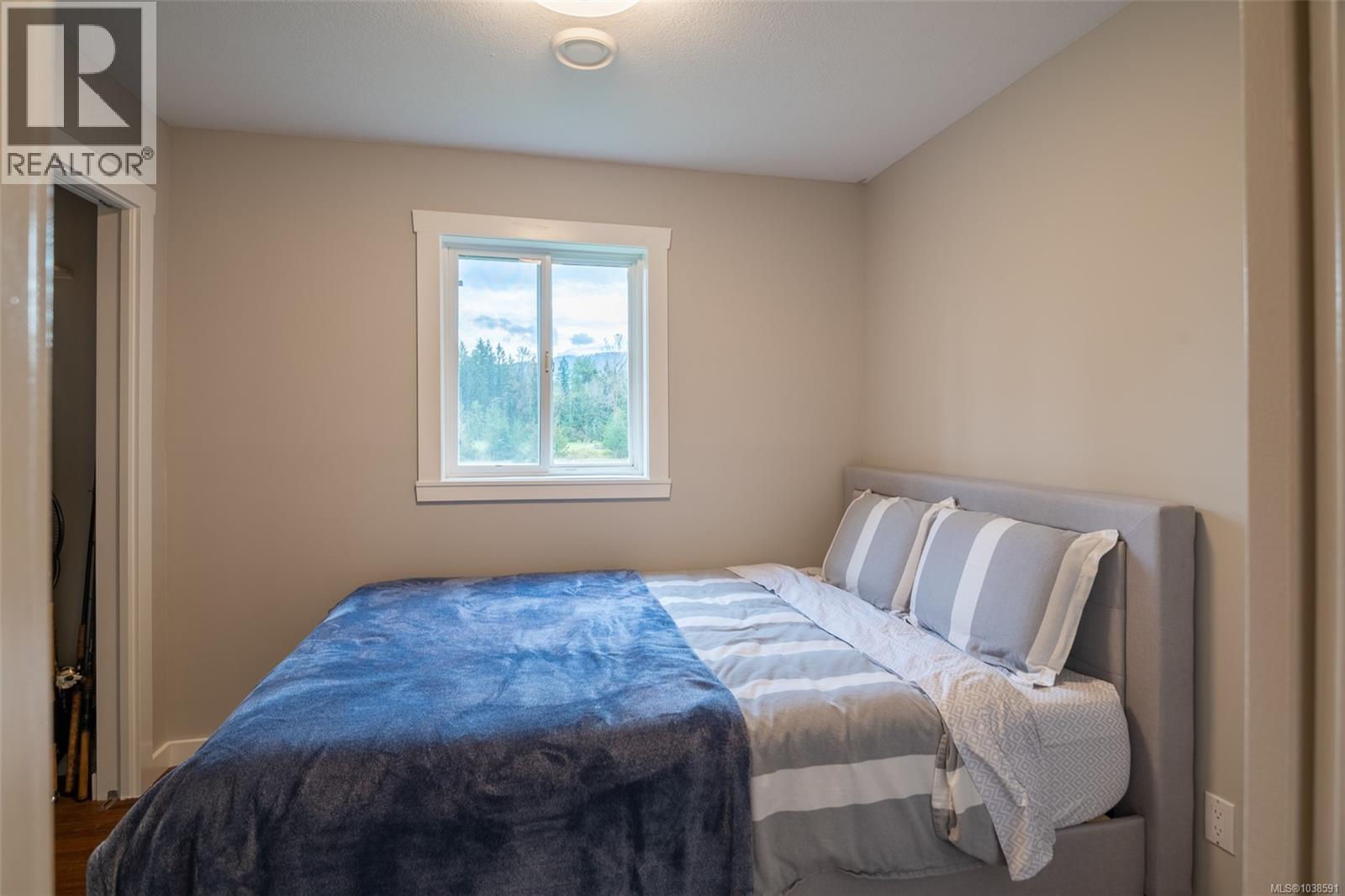 1920 Fisher Rd - 64
