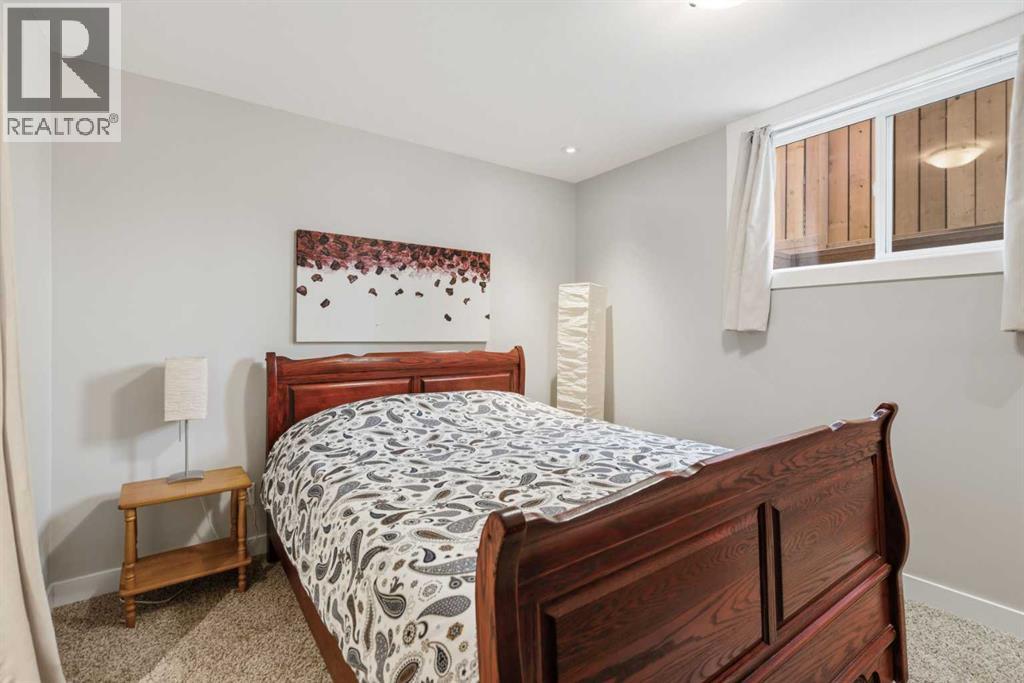 3308 Lakeside Crescent SW - 34