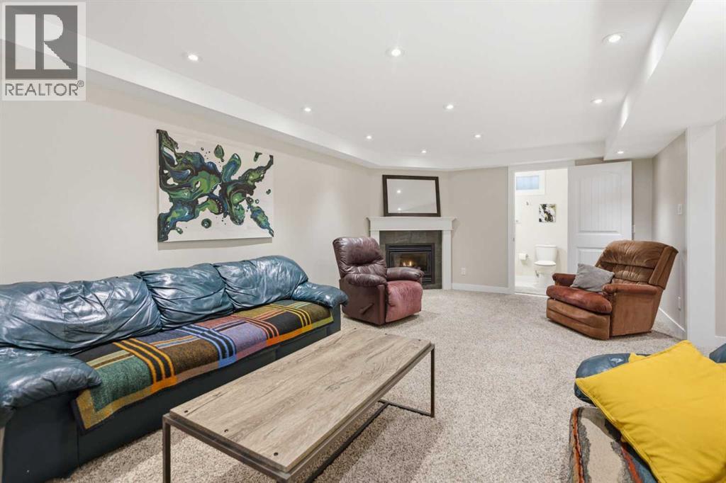3308 Lakeside Crescent SW - 36