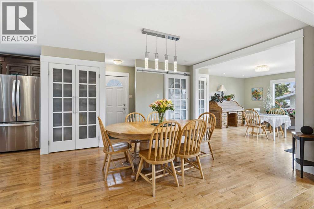 3308 Lakeside Crescent SW - 7