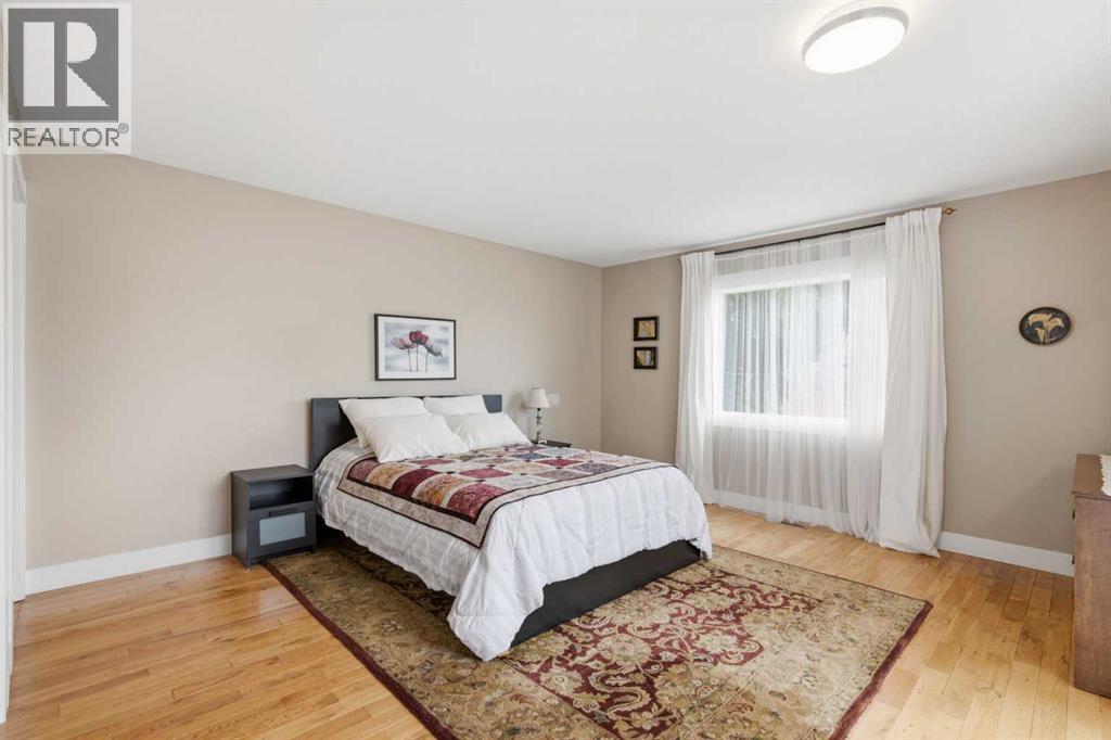 3308 Lakeside Crescent SW - 28