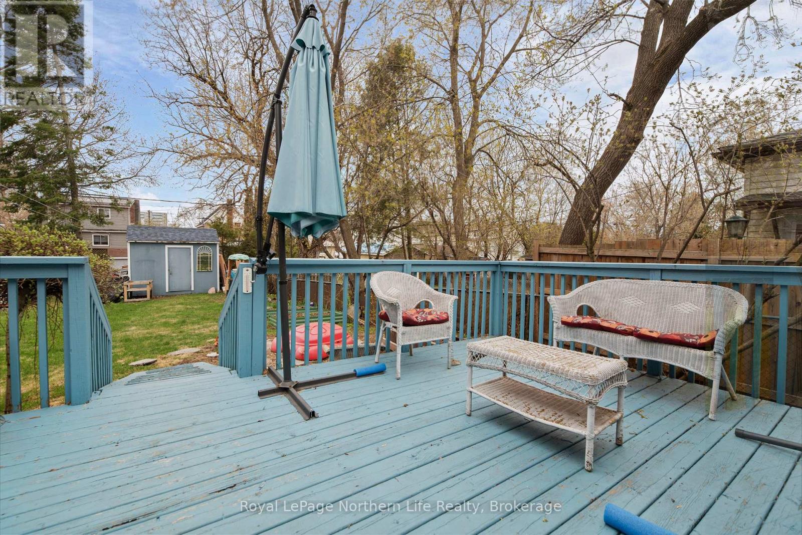 137 FOURTH AVENUE W - 21