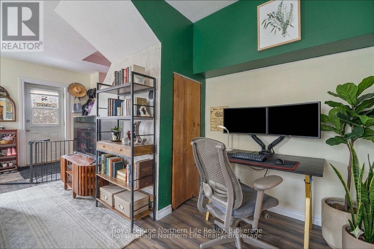 137 FOURTH AVENUE W - 6
