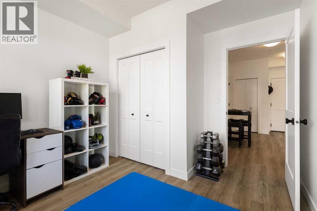 #205 10 Sage Hill Walk NW - 24