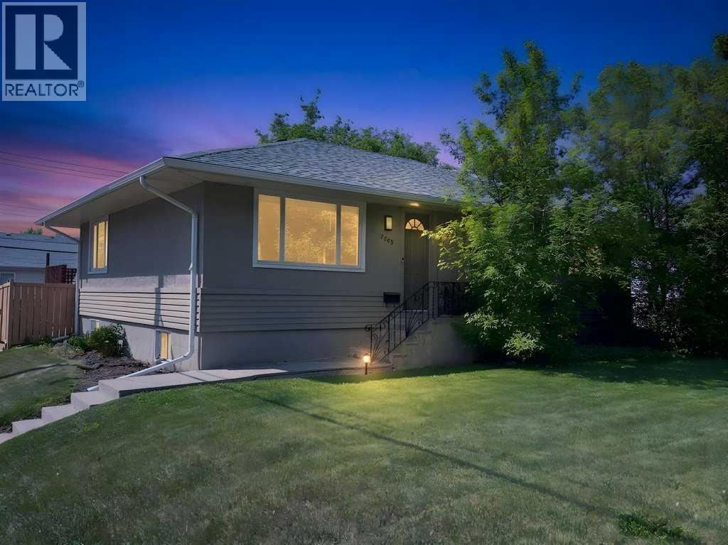 2203 9 Avenue NW - 2