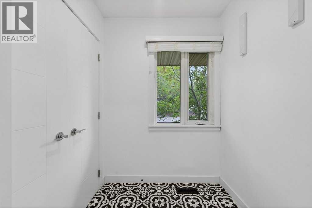 2203 9 Avenue NW - 22