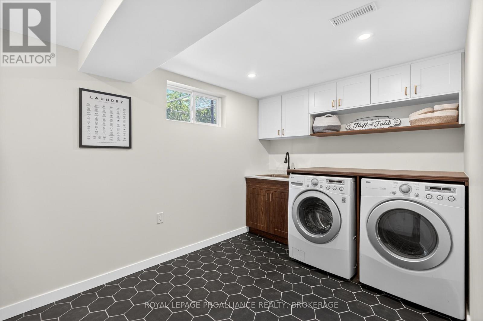 800 ALLUM AVENUE - 33