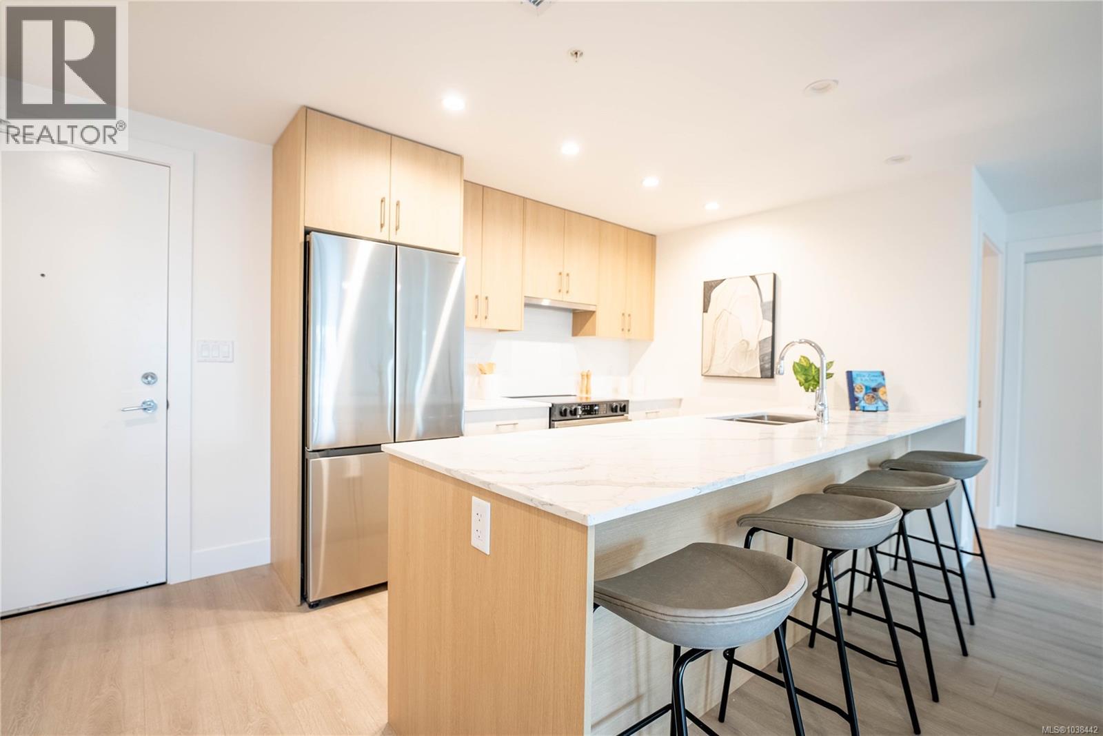 #202 258 Helmcken Rd - 8
