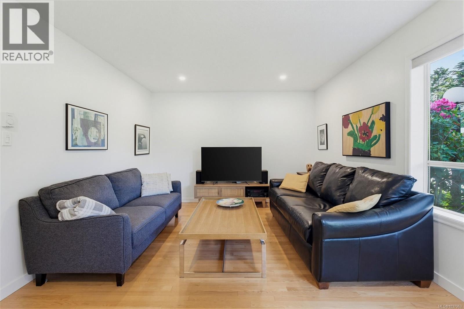 #4 3221 Wordsworth St - 6