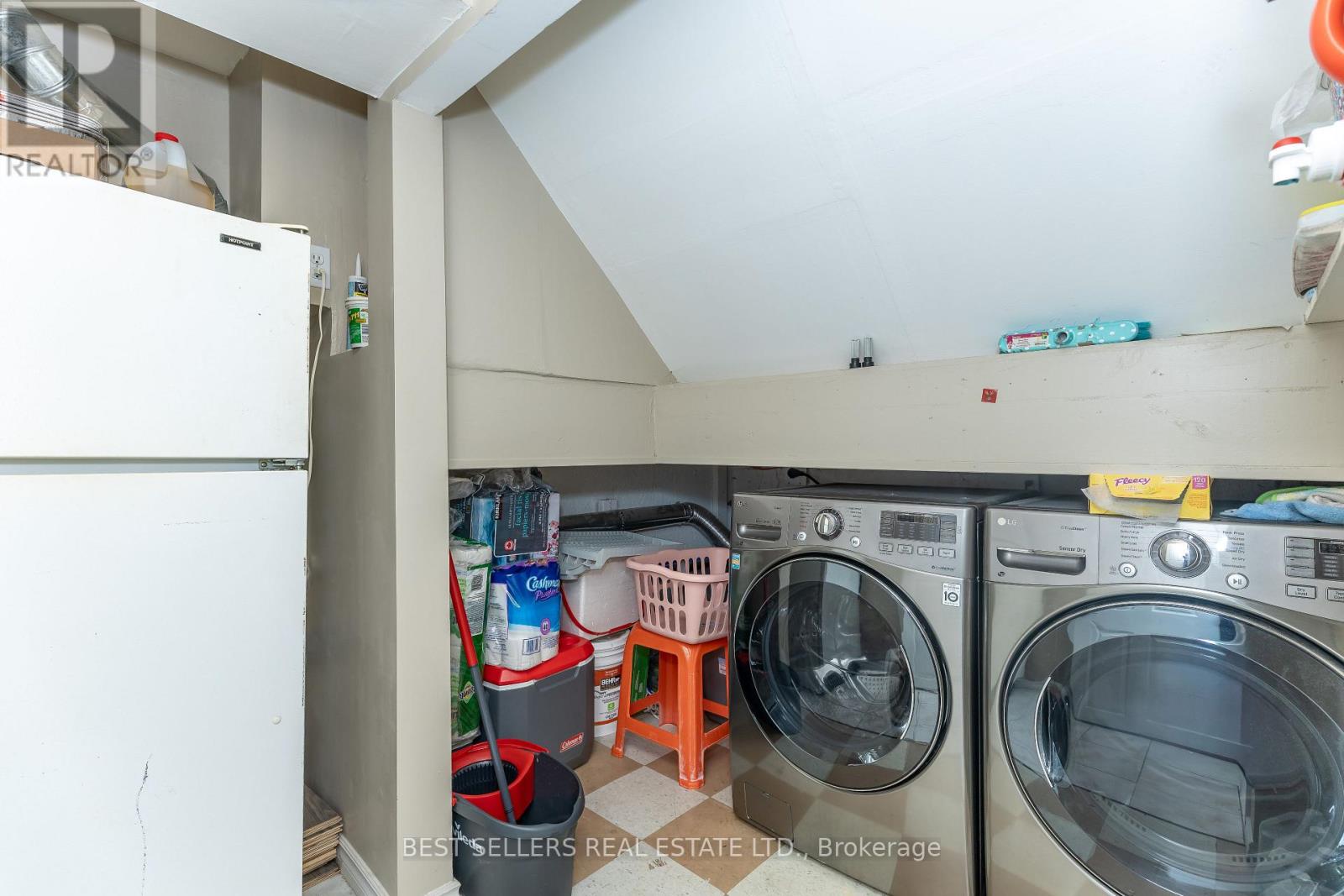2554 PALISANDER AVENUE - 20