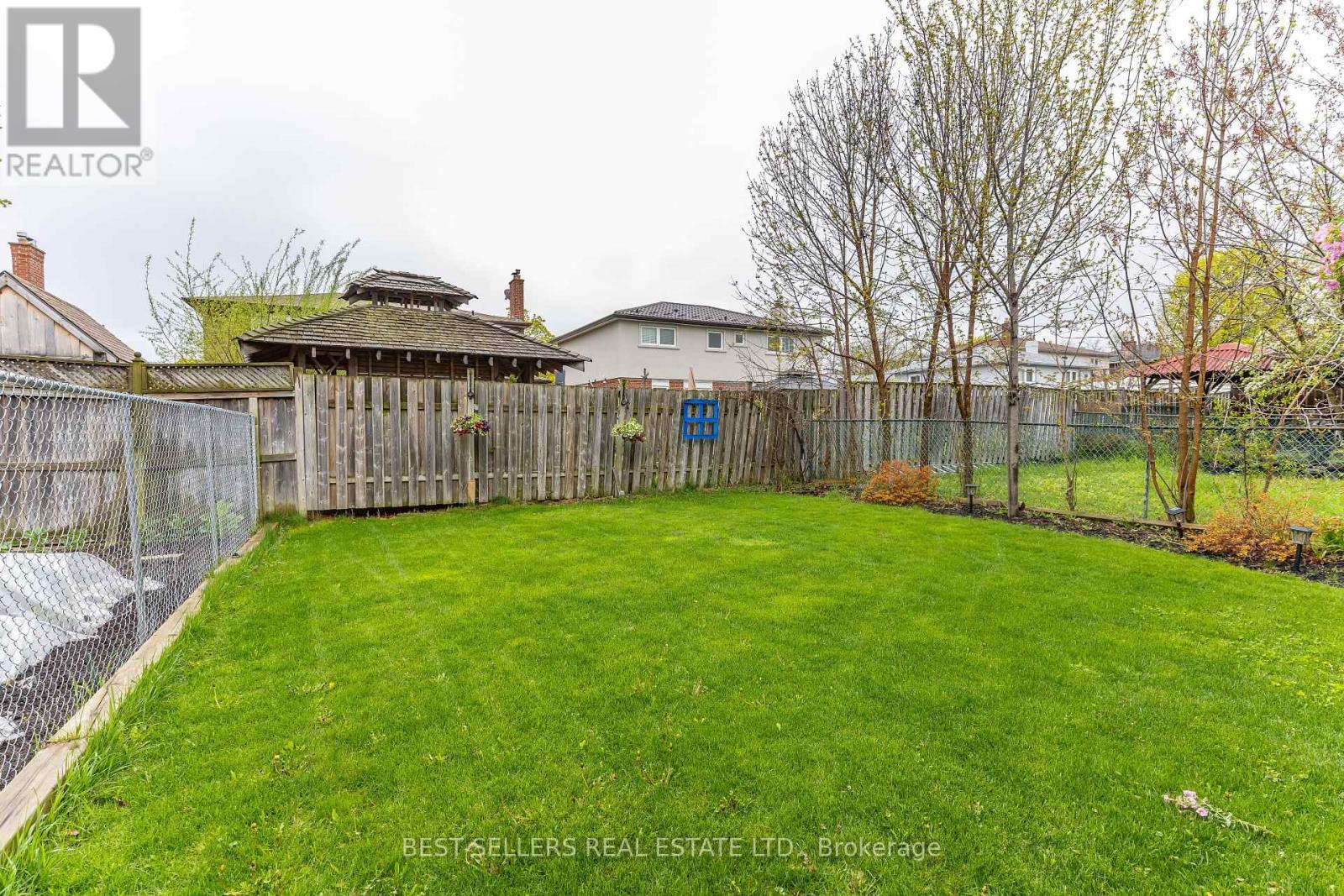 2554 PALISANDER AVENUE - 27