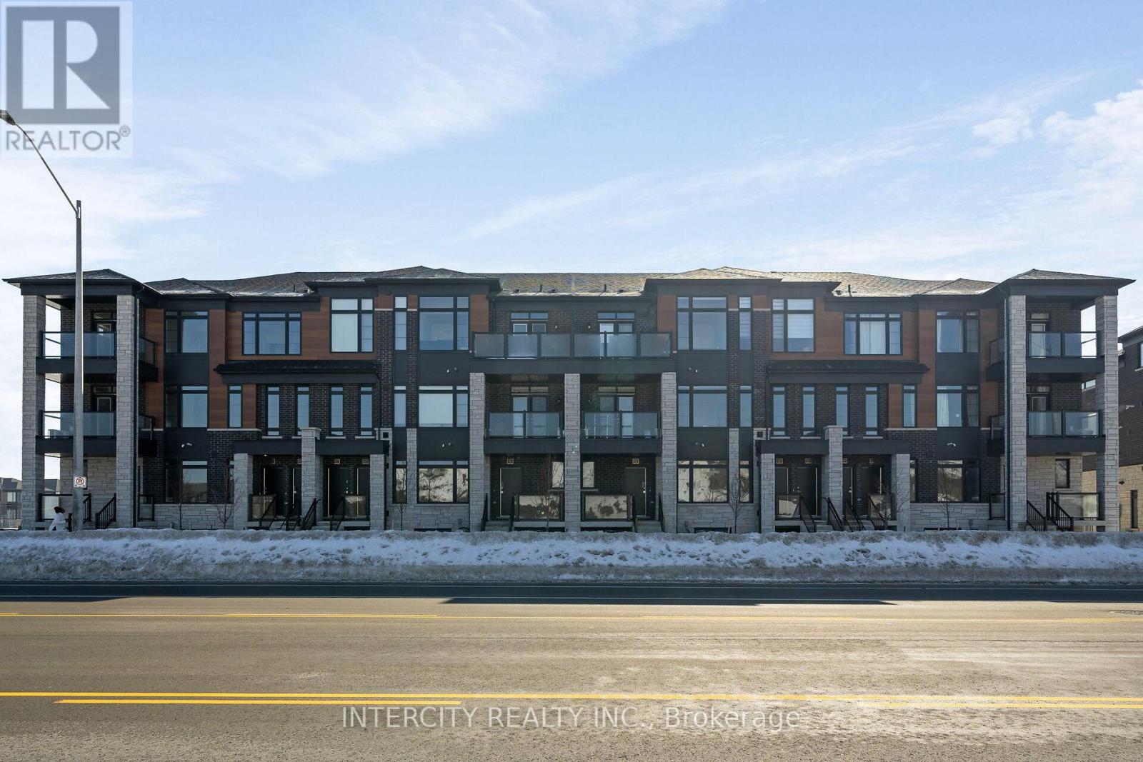 #31F 471 TIM MANLEY AVENUE - 1